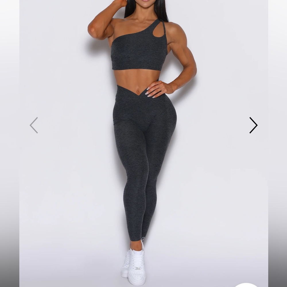 Bombshell Sportswear V Active Leggings